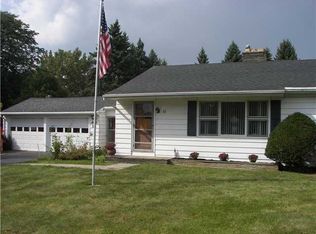 62 Garden Pkwy, Henrietta, NY 14467