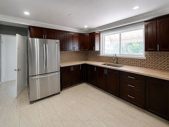 2nd image of 105 Lexington Ave