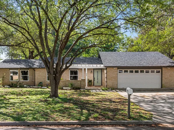 908 Merritt Dr, Lockhart, TX 78644