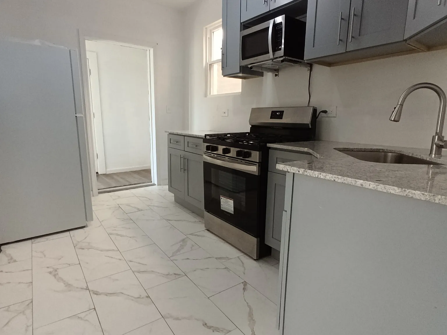 7522 N Wolcott Ave — Photo 4