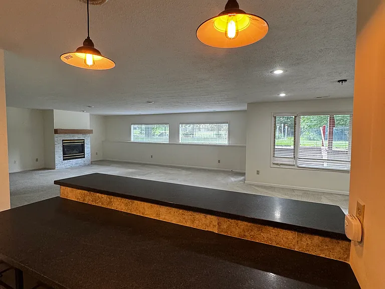 324 N Lancaster Dr — Photo 23