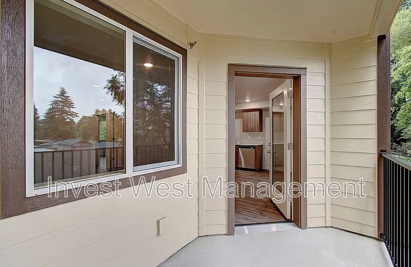 2 bed, 1.0 bath, 886 sqft, $1,750 — Photo 4