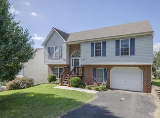 5042 Meadow Crossing Ln NE, Roanoke, VA 24019