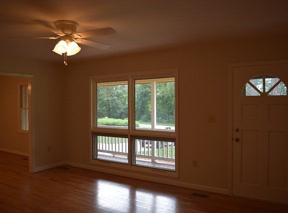 5th image of 385 Town N Country Dr