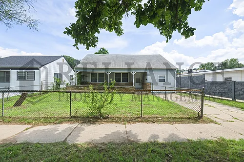 3123 W Douglas Ave Photo 1