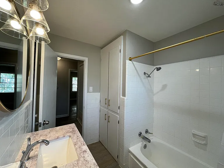 1824 Woodrow Ave — Photo 17