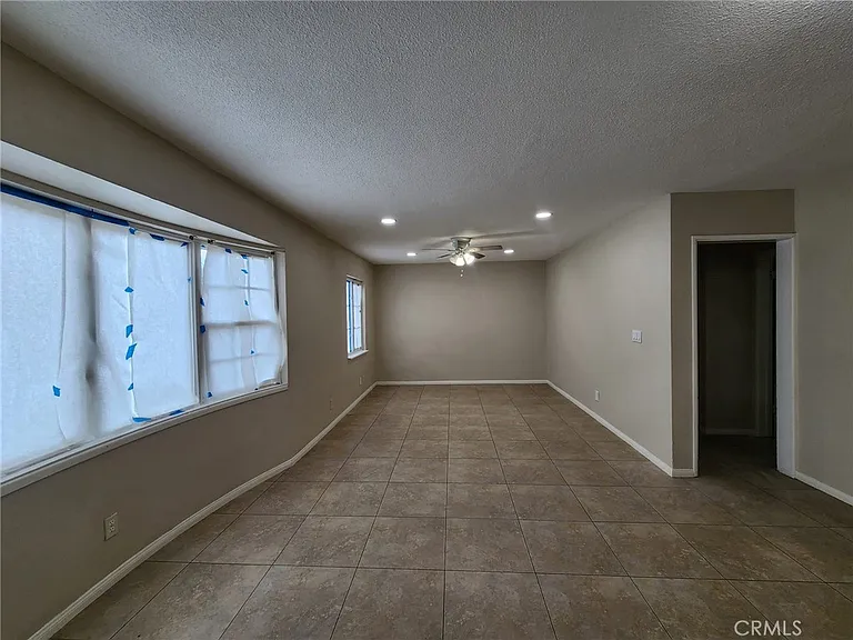 3975 Eileen St — Photo 5