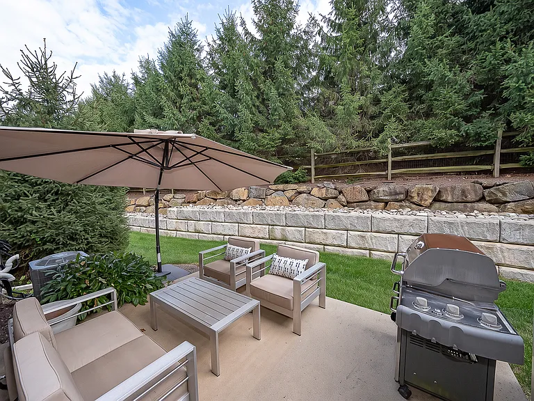 9 Treyburn Dr — Photo 36