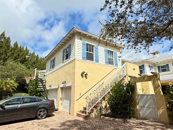 200 W Bay Cedar Cir