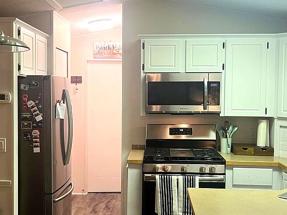 4th image of 490 Empire Rd #Wbc127