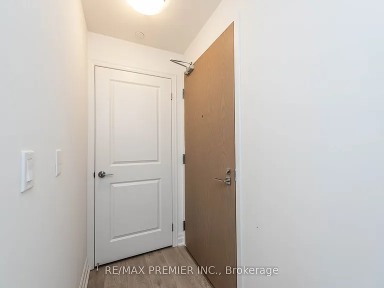10 Rouge Valley Dr W #808 — Photo 4