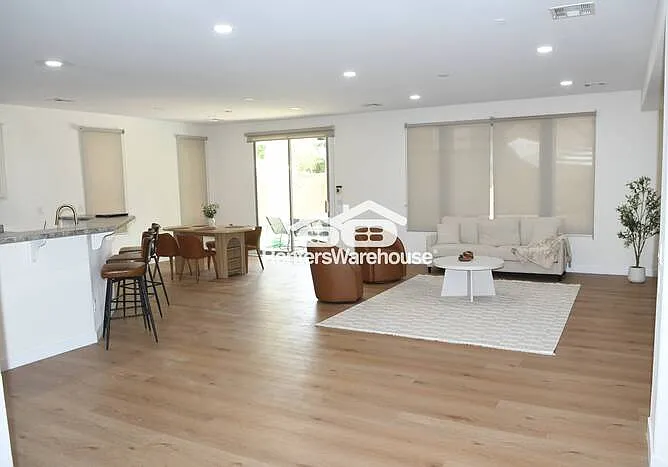 10413 W Roanoke Ave — Photo 3