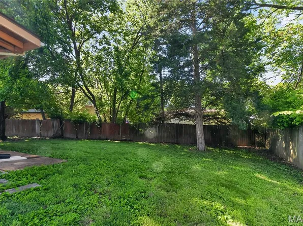 1190 Cheyenne Dr, Florissant, MO 63033