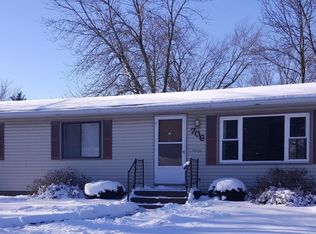 706 2nd Ave SE, Hayfield, MN 55940