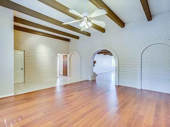 4th image of 14855 N Skokie Ct