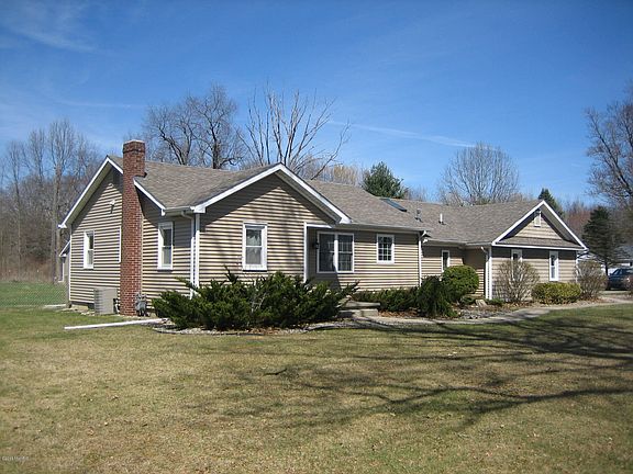 3rd image of 5207 Easthill Dr