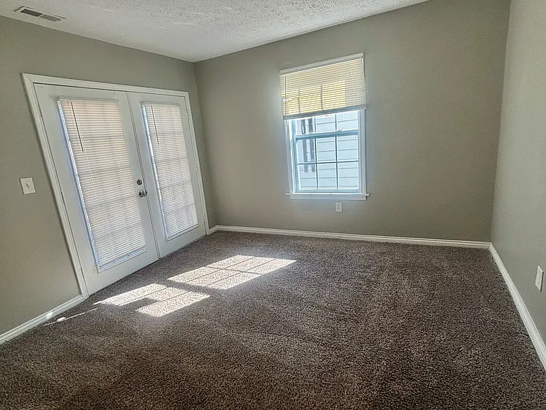 615 Dresden Ave — Photo 7