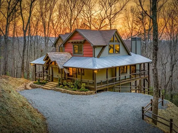 895 Price Rd, Blue Ridge, GA 30513