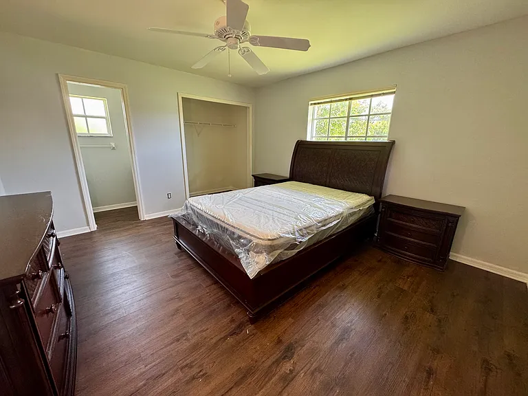119 SE 23rd Pl — Photo 2