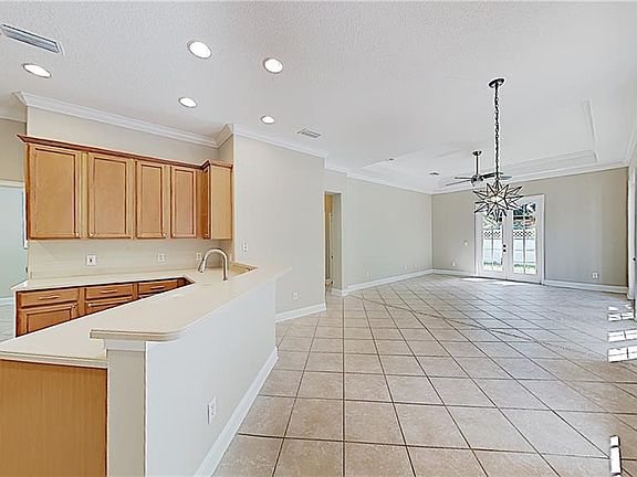 4th image of 312 Manns Harbor Dr