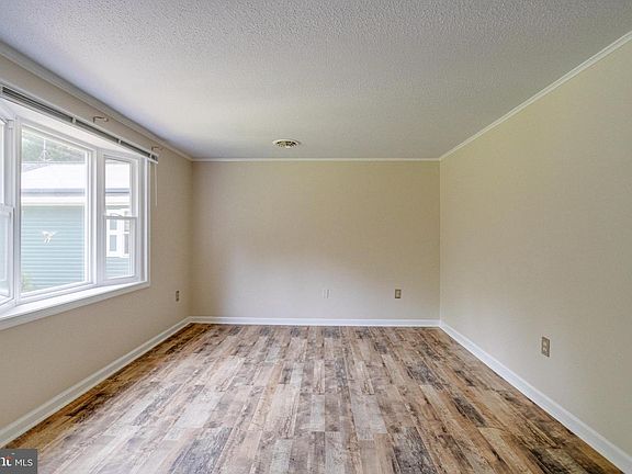 4th image of 22481 Goose Hollow Dr