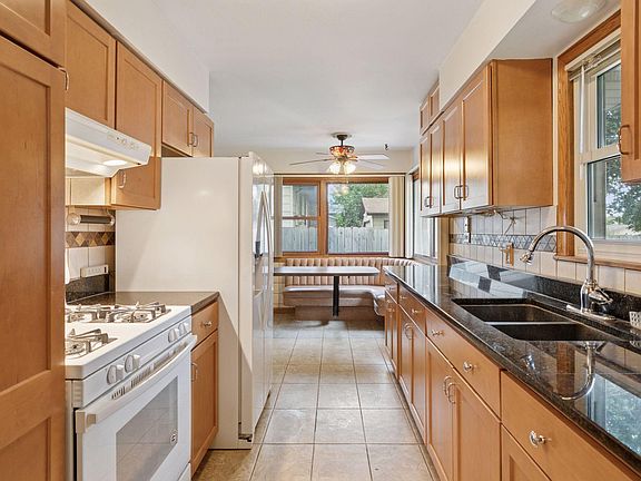 5th image of 2112 Radatz Ave E