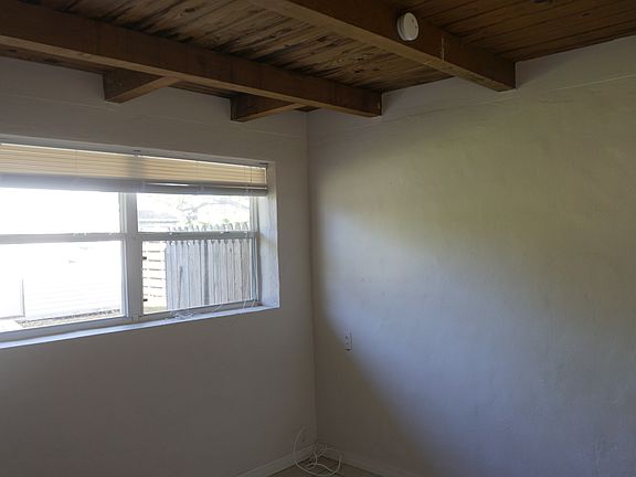 4th image of 1245 Tarpon Ave
