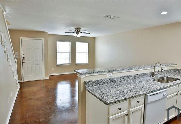 5th image of 7713 Stanley Ct