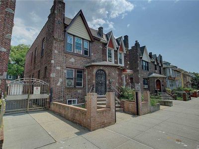 2627 91st St, Flushing, NY, 11369