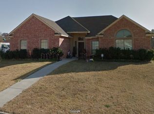 201 Ridge View Ct, Decatur, TX 76234