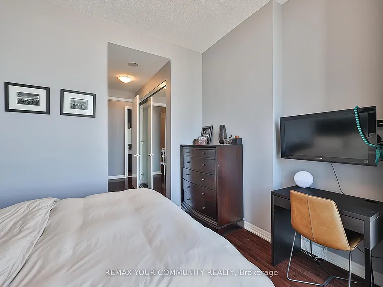 770 Bay St #Penthouse 101 — Photo 18