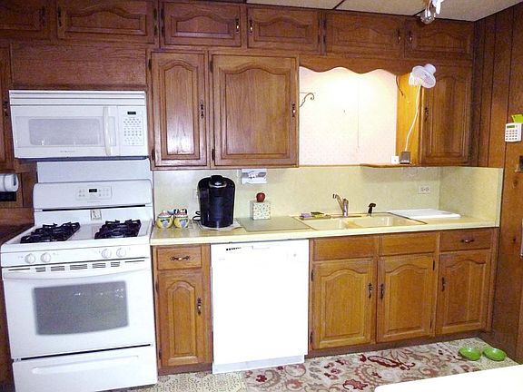 4th image of 244 Bonnell Dr