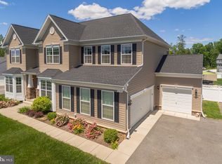 1195 Fairwood Dr, Huntingtown, MD 20639