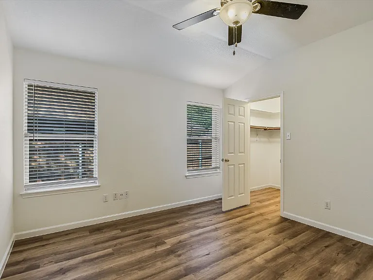 1102 Brashear Ln — Photo 12