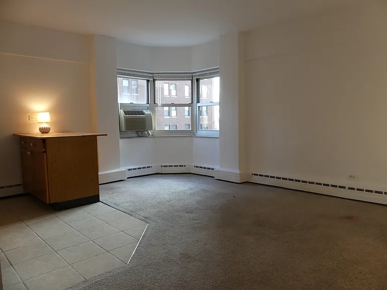 4970 N Marine Dr #721 — Photo 6