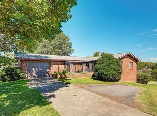 14 Easy St, Leicester, NC 28748