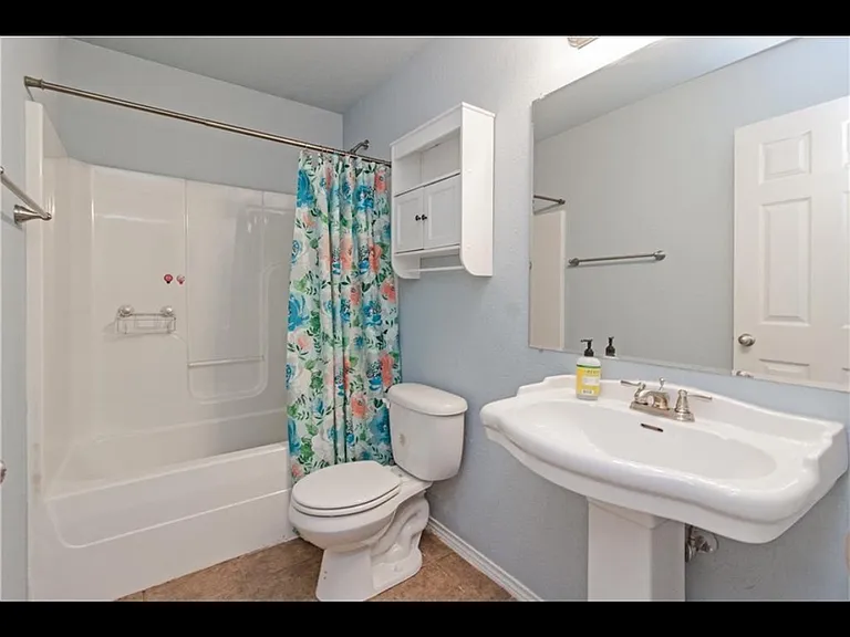 3101 Wentworth Ave — Photo 9