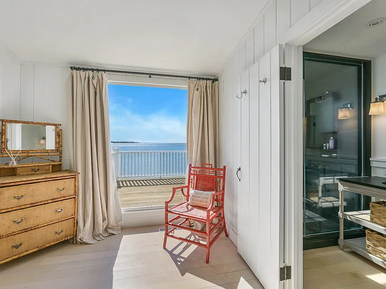 41 E Beach Dr — Photo 16