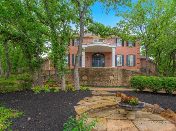 302 W Charlottesville Ave, Colleyville, TX 76034