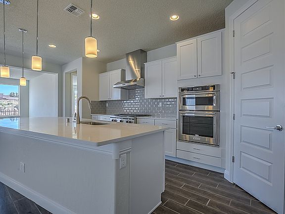 4th image of 4912 Calle Espana NW