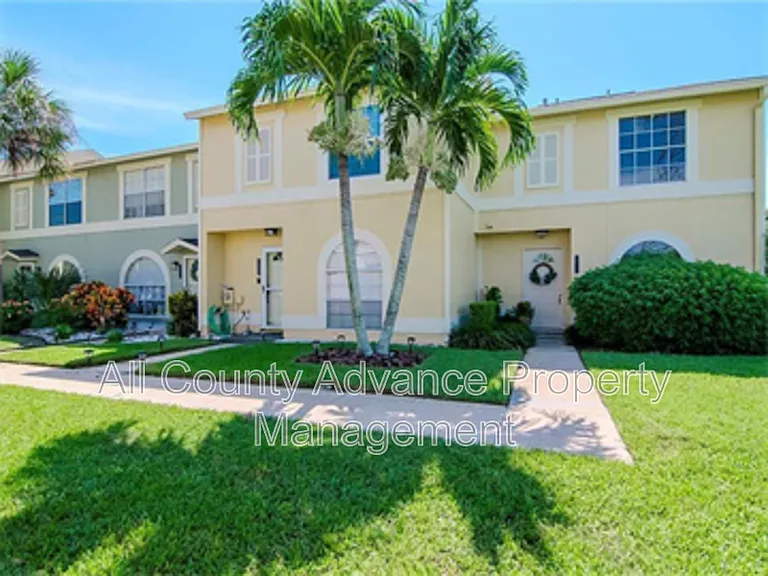 1532 Chateaux De Ville Ct — Photo 1