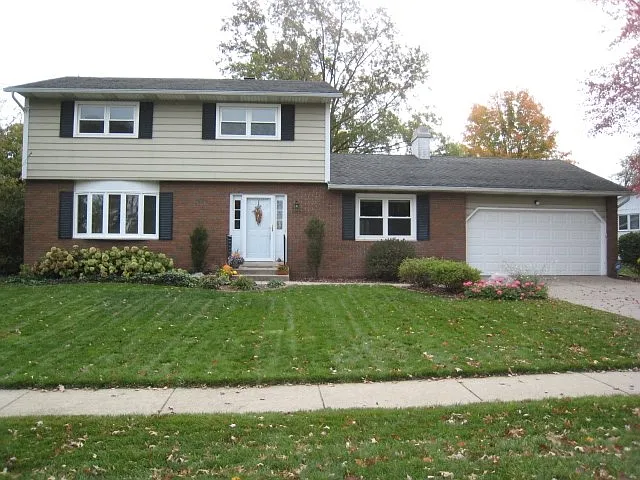 5534 Colonial Ln photo 1