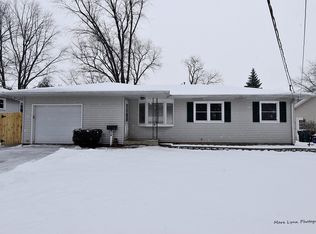 318 N Forest Ave, Batavia, IL 60510