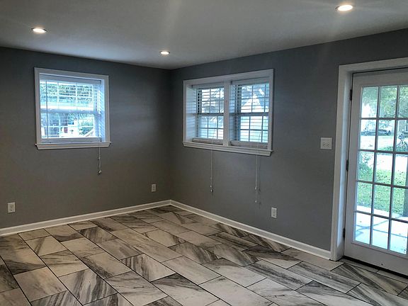 4th image of 2412 Fisher St
