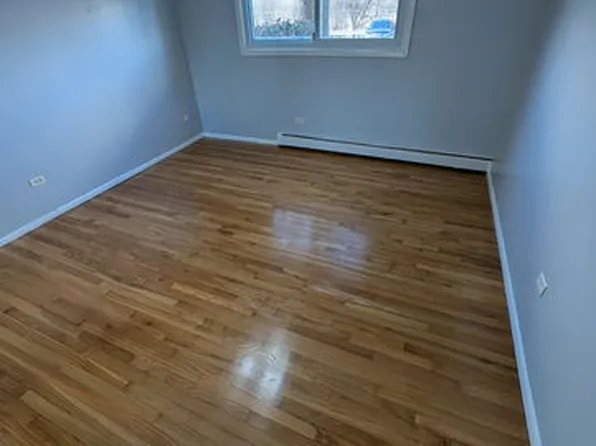 8856 Northshore Dr APT 1E, Des Plaines, IL 60016