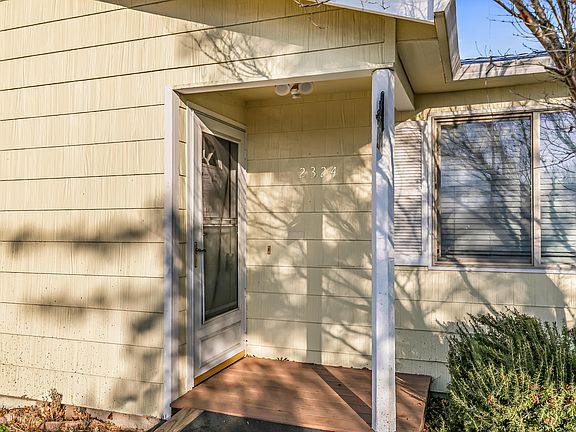 5th image of 2324 Maple Park Dr