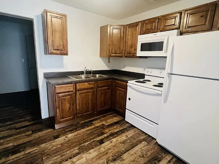 1514 Texas St — Photo 4