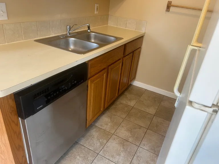 19102 E Forteen Mile Rd — Photo 8