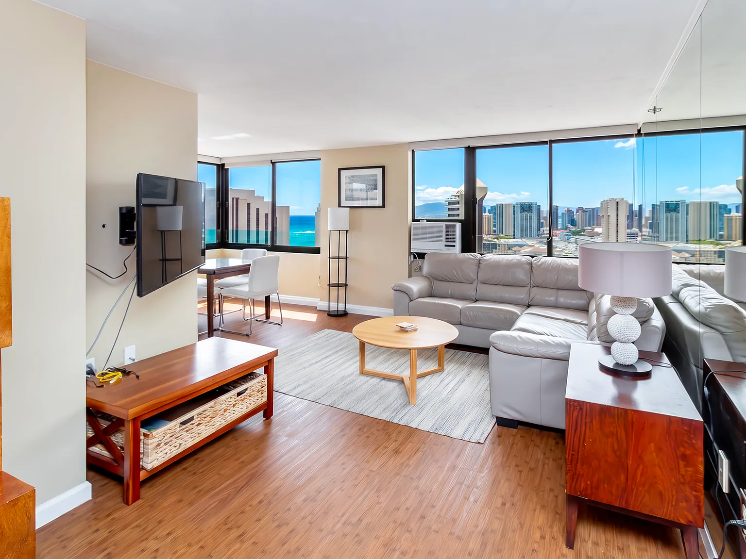 1 bed, 674 sqft, $3,300 — Photo 1