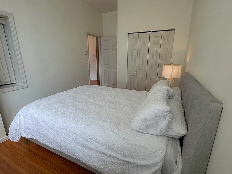 1010 Howe St #409 — Photo 13
